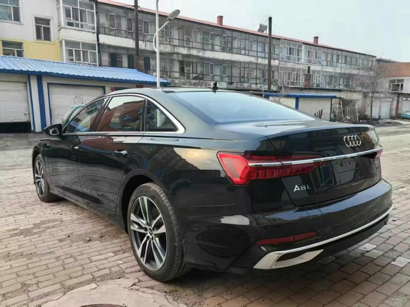 济宁23年奥迪A6L7