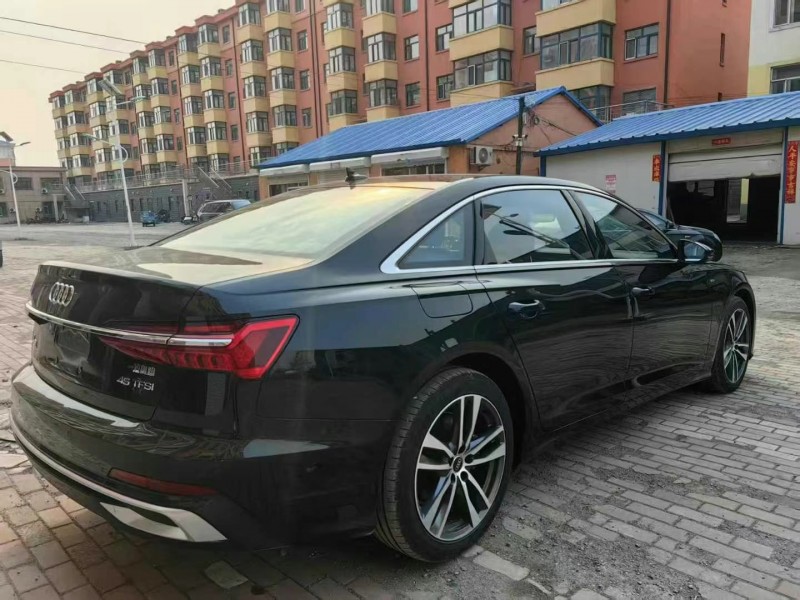 济宁23年奥迪A6L8