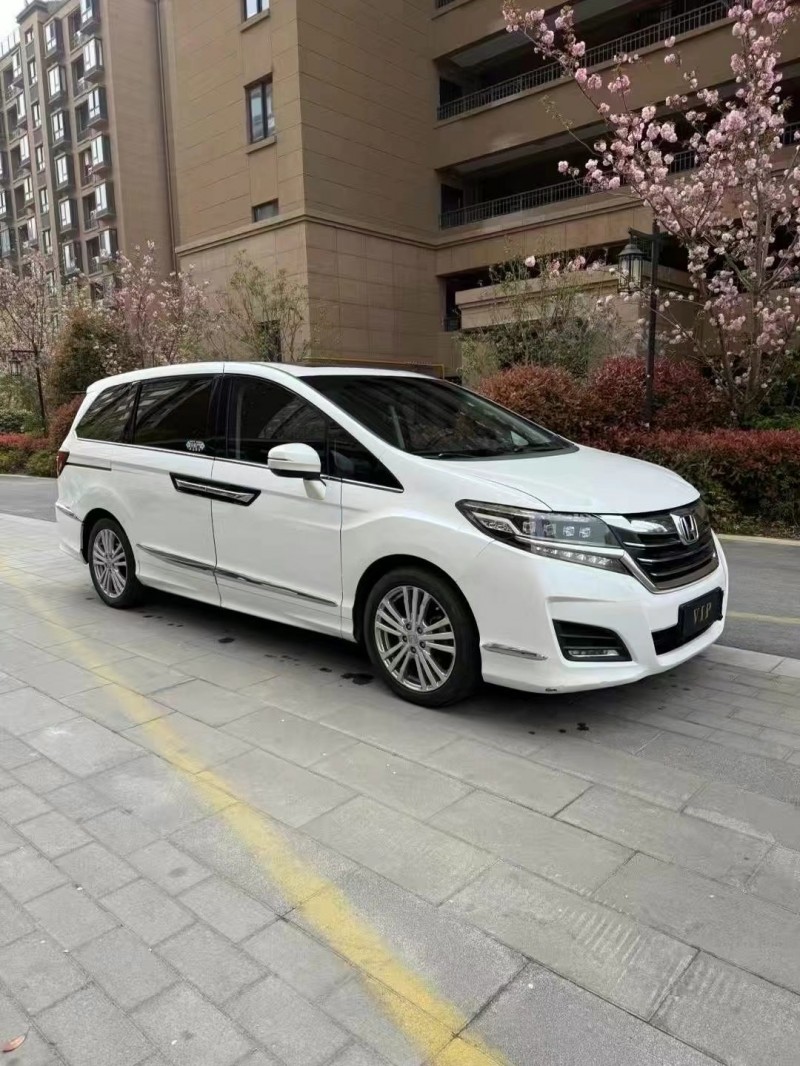 徐州18年本田艾力绅3