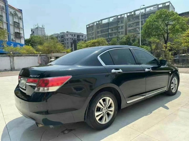 广州11年本田雅阁8