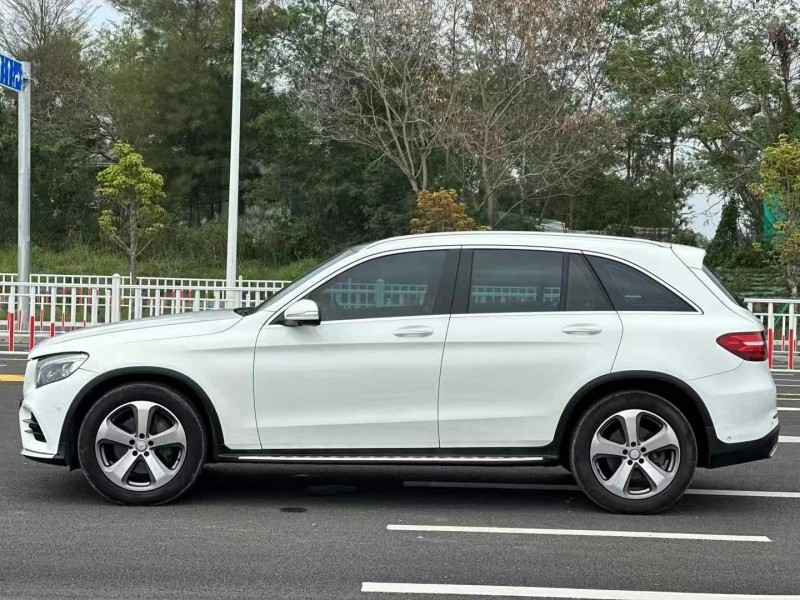 广州17年奔驰GLC3