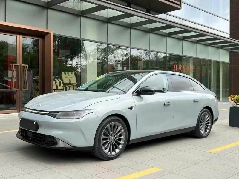 深圳25年零跑汽車C103