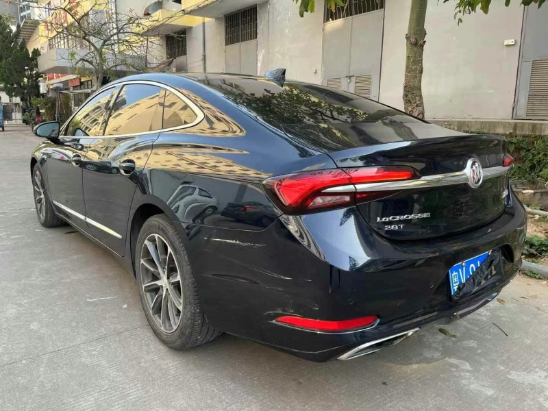 东莞20年别克君越4