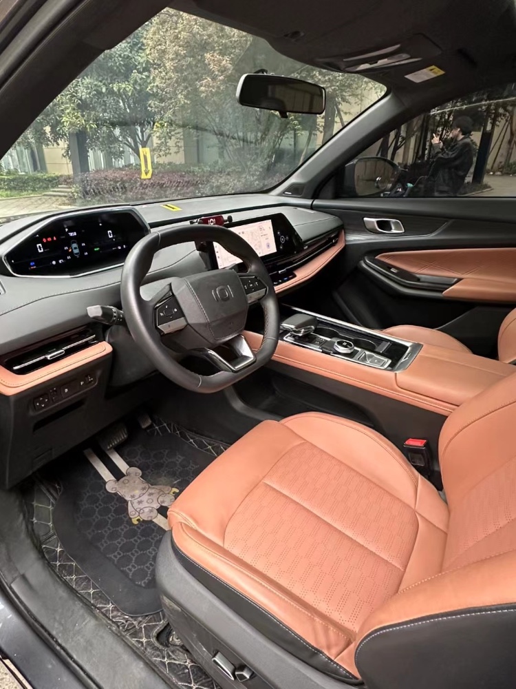 成都24年長安汽車啟源4