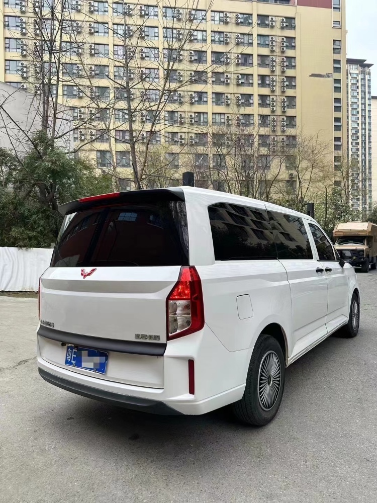 成都22年五菱汽車征程9