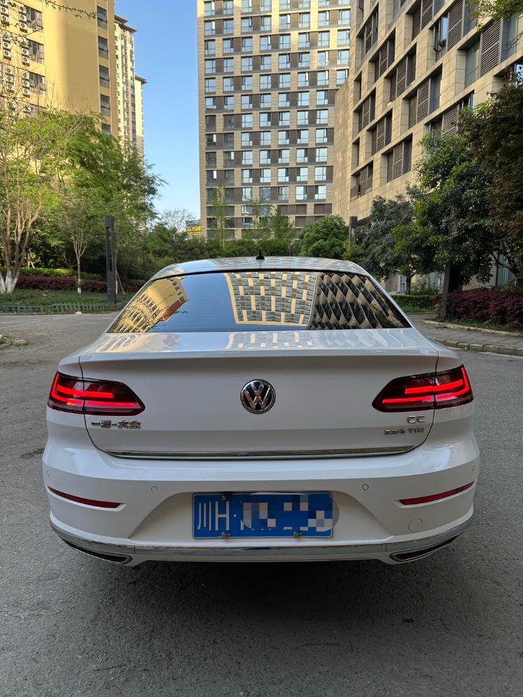 成都20年大眾CC8
