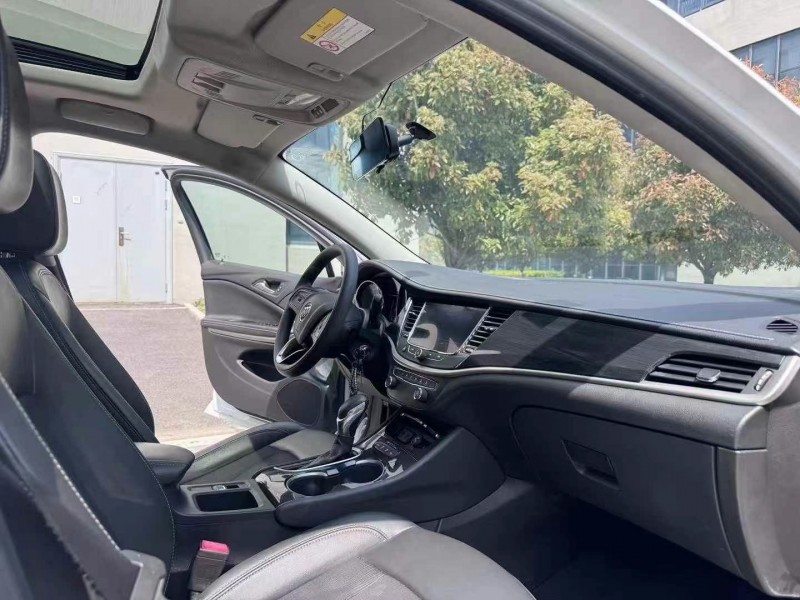 徐州21年别克威朗5