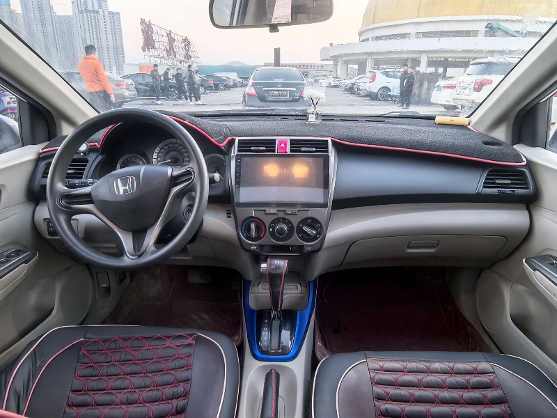 东莞15年本田锋范4
