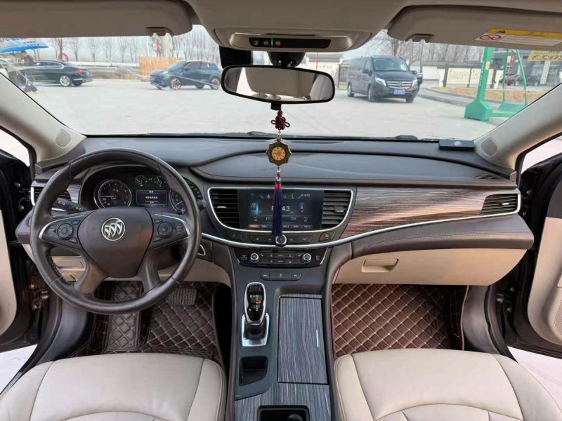 徐州17年别克君越5