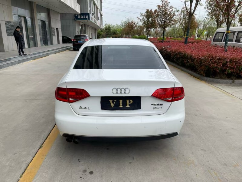 济宁12年奥迪A4L9