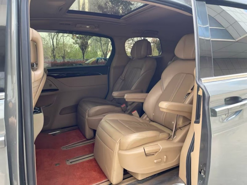 济宁19年别克GL86