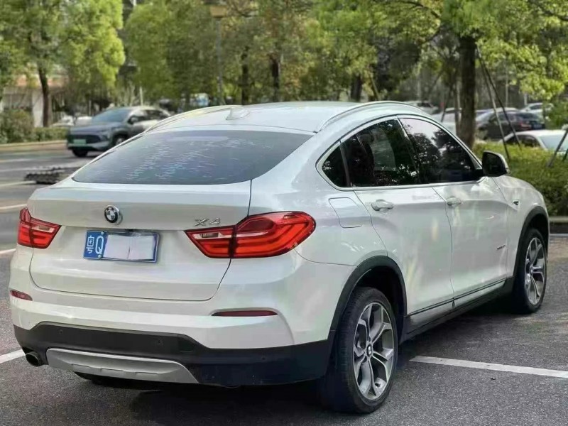 广州17年宝马X48