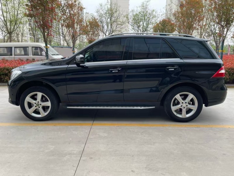 济宁14年奔驰ML7