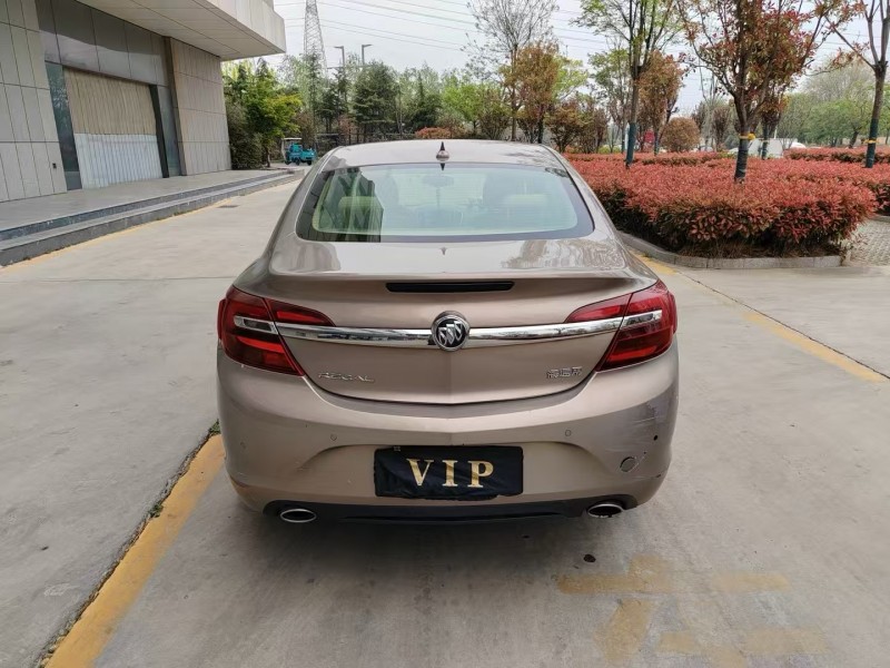 济宁14年别克君威9