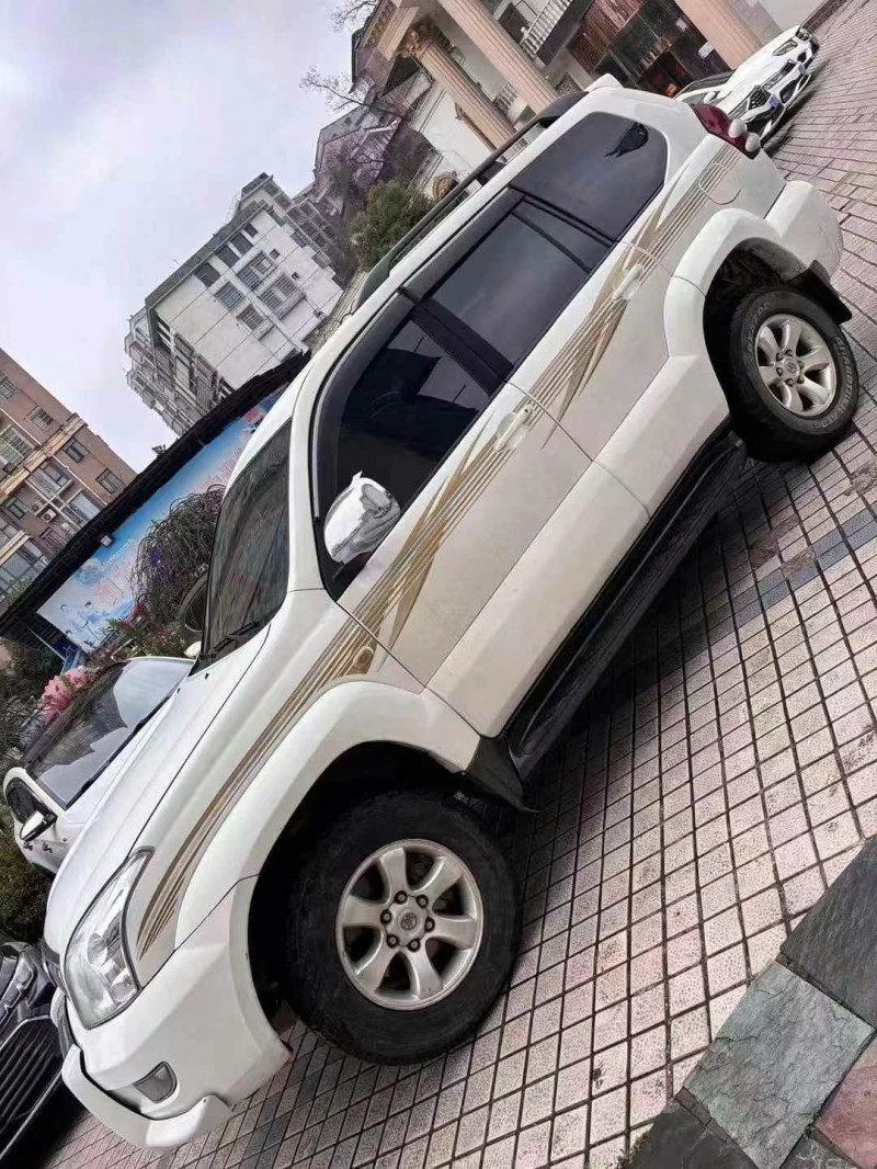 济宁09年丰田普拉多3