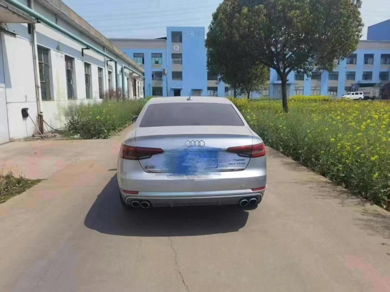 徐州17年奥迪A4L6