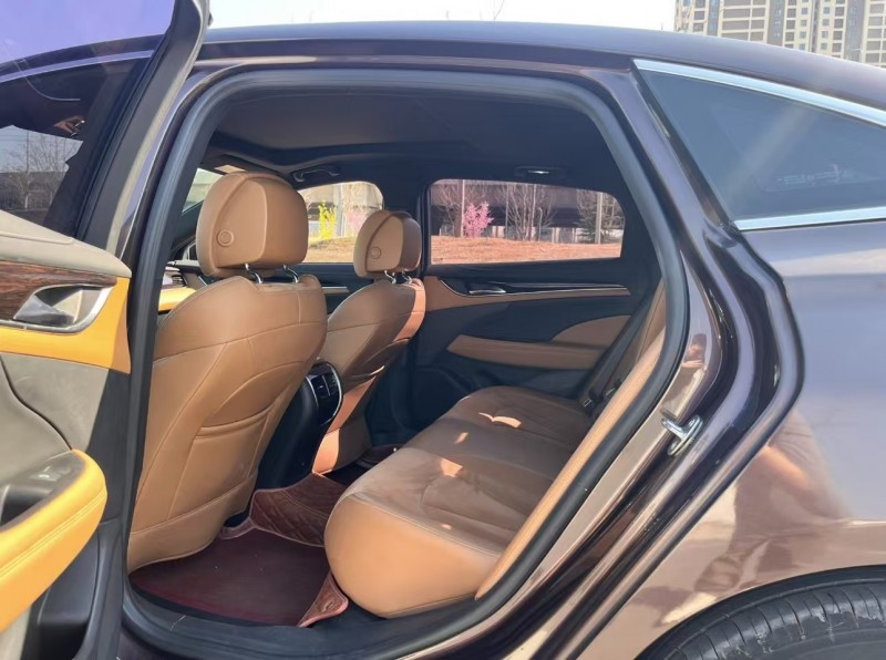 济宁17年别克君越4