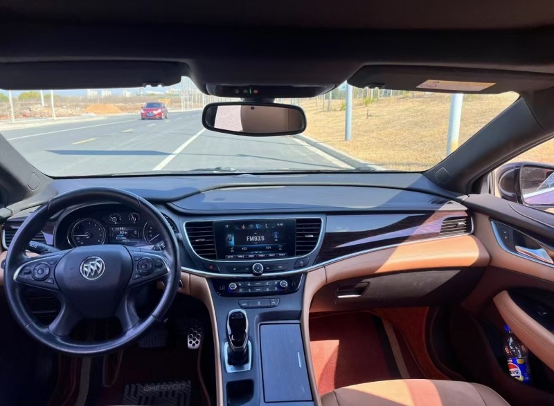 济宁17年别克君越5