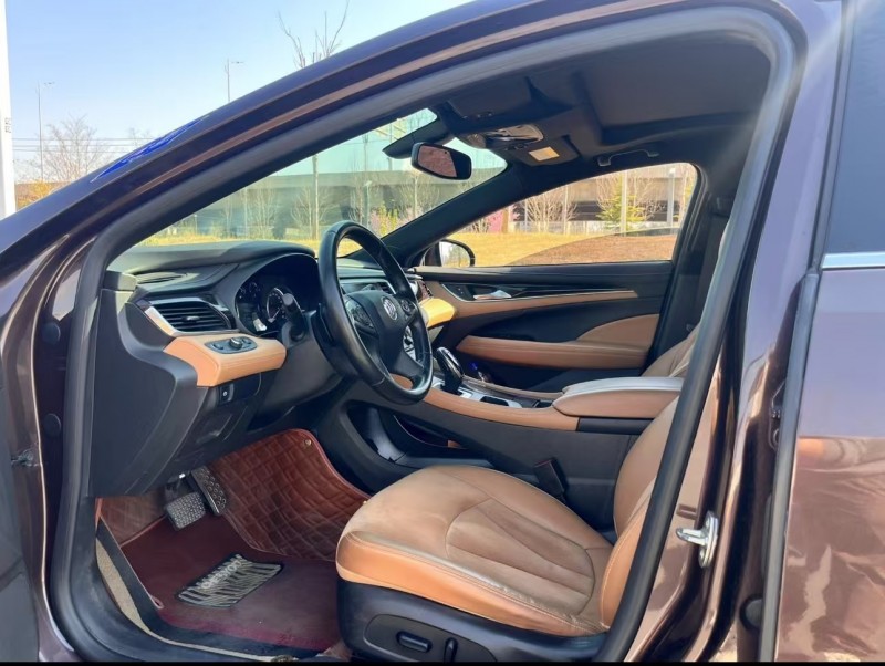 济宁17年别克君越6