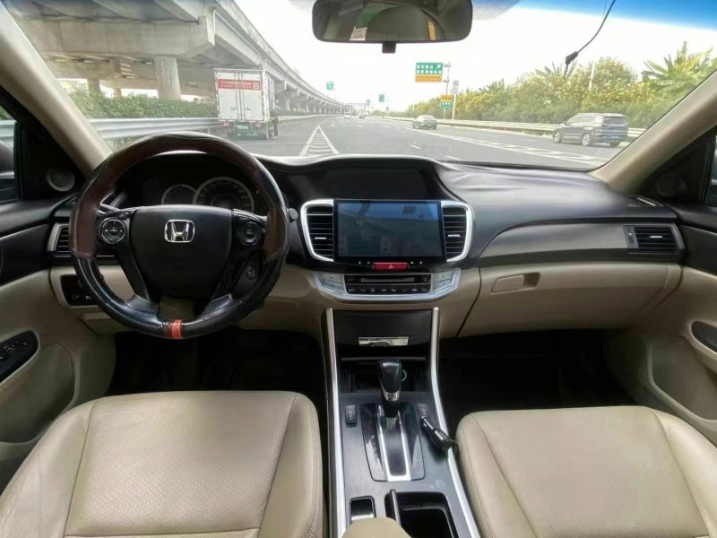 广州15年本田雅阁9