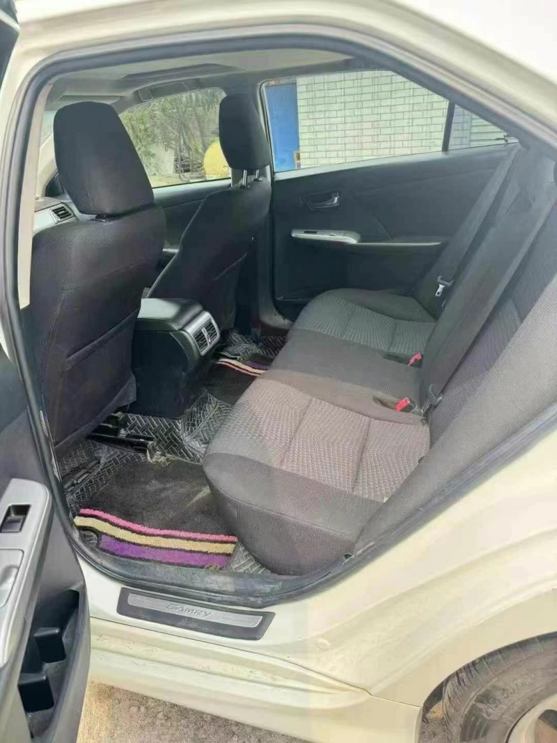 南宁14年丰田凯美瑞6