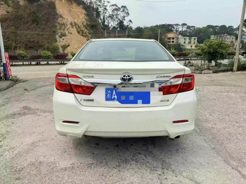 南宁14年丰田凯美瑞9