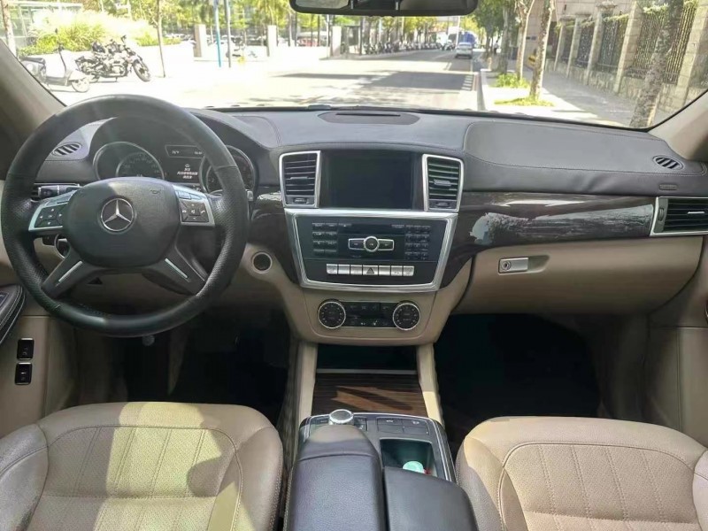 广州13年奔驰GL5