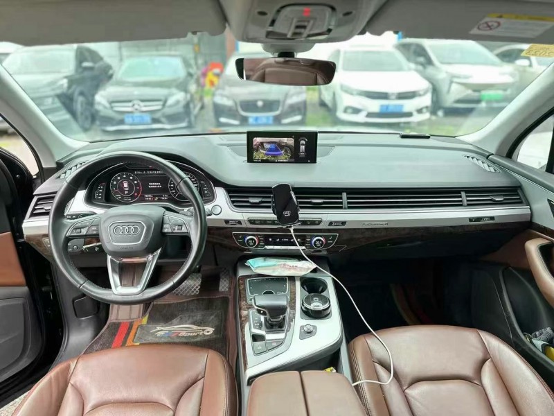 广州19年奥迪Q75