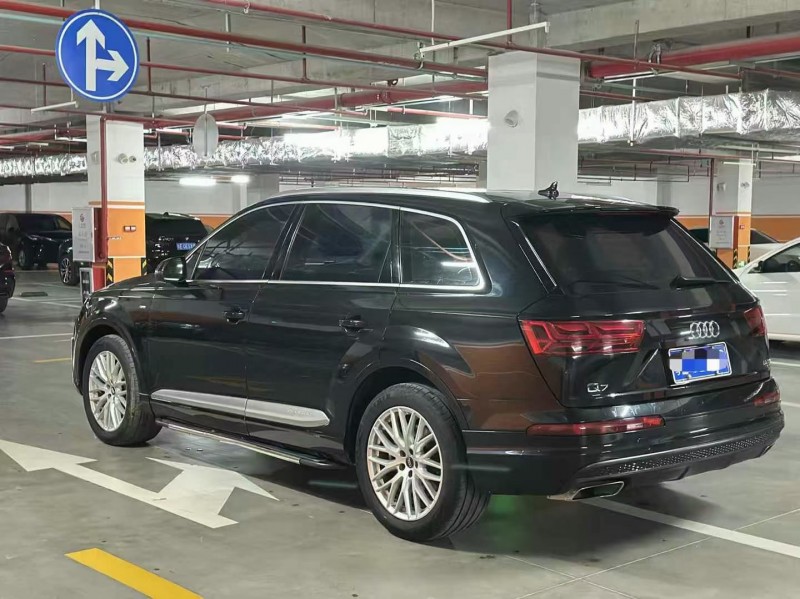 广州19年奥迪Q77