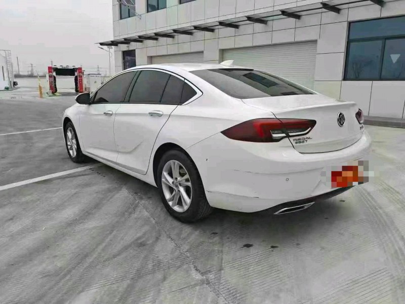 徐州22年别克君威7