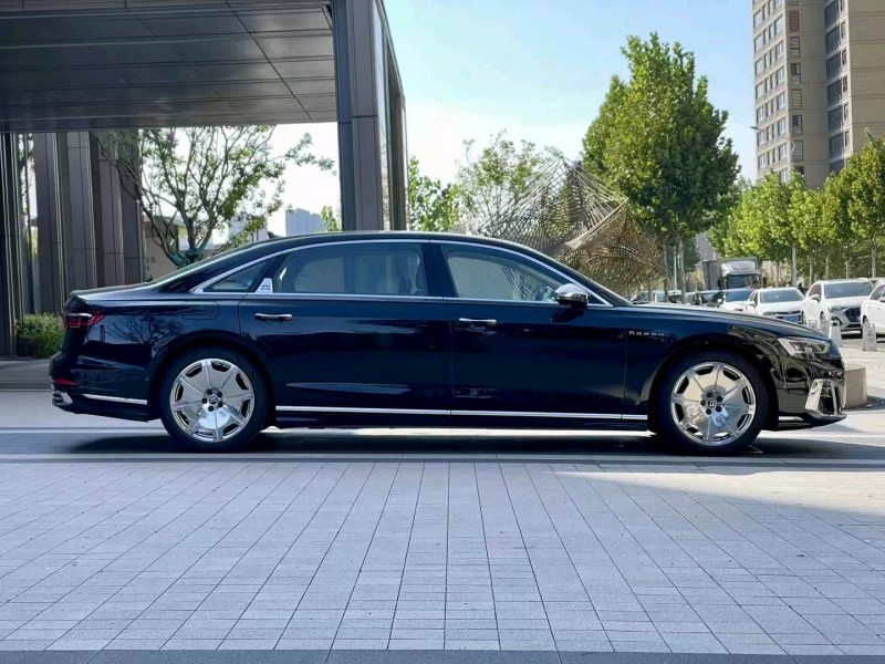 徐州23年奥迪A8L8