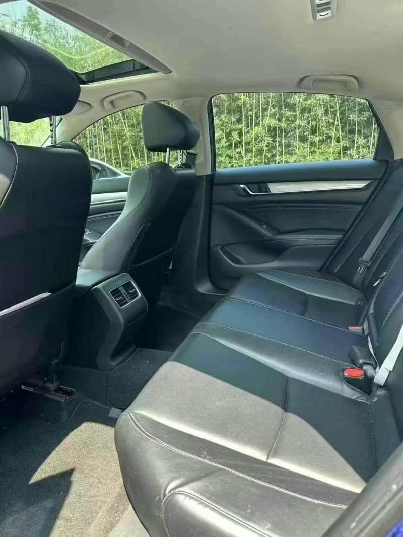 东莞18年本田雅阁4