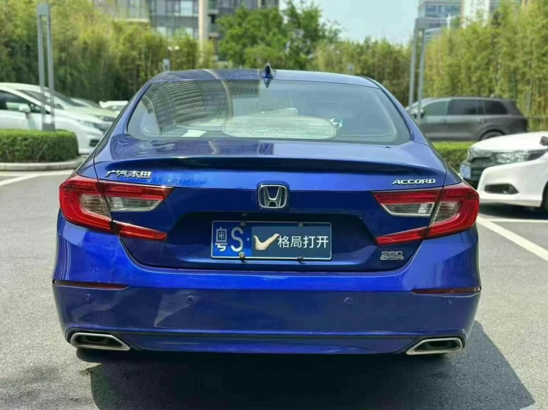 东莞18年本田雅阁9