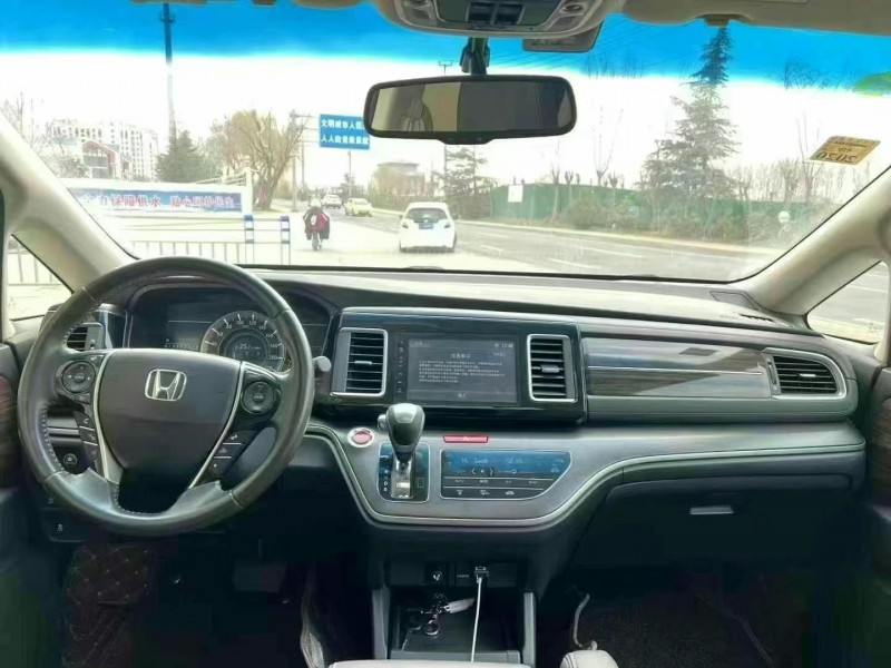 徐州18年本田艾力绅4