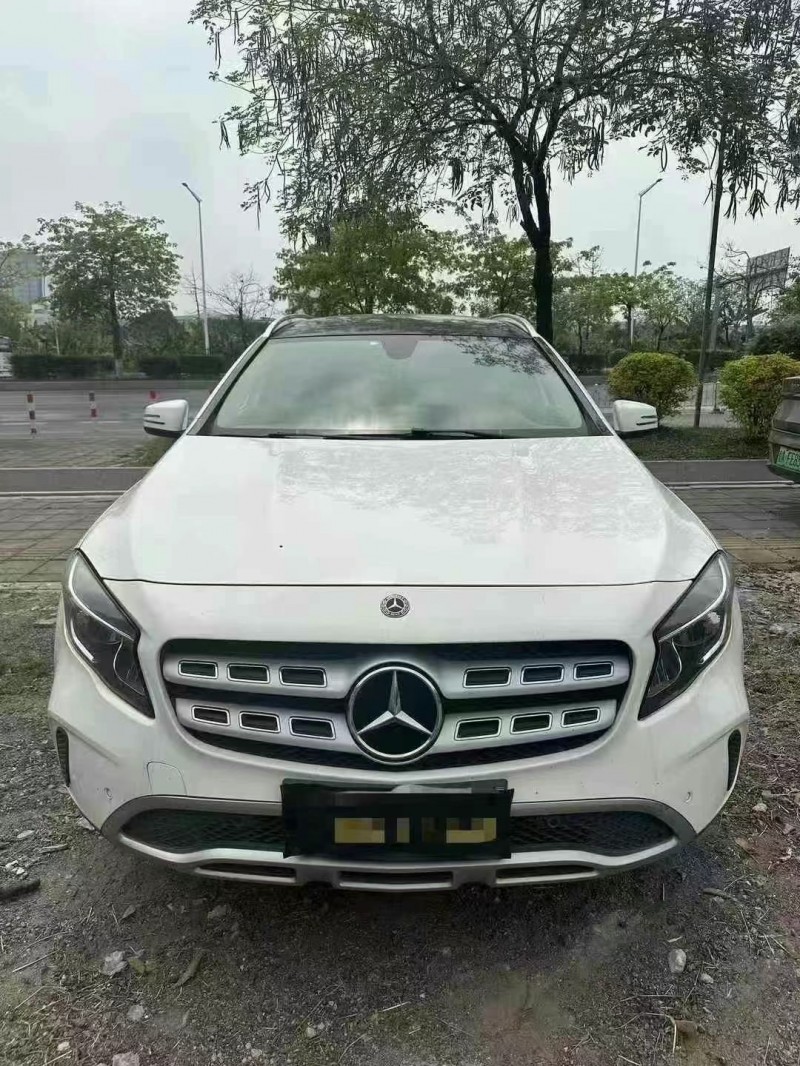 广州18年奔驰GLA1