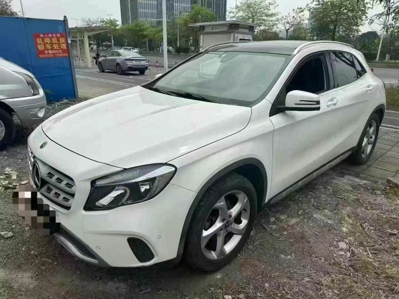 广州18年奔驰GLA3