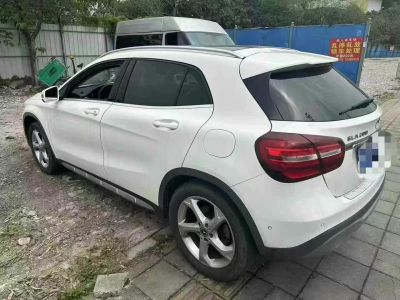 广州18年奔驰GLA8