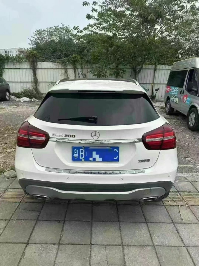 广州18年奔驰GLA9