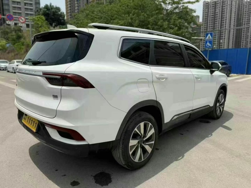 南寧21年吉利豪越8