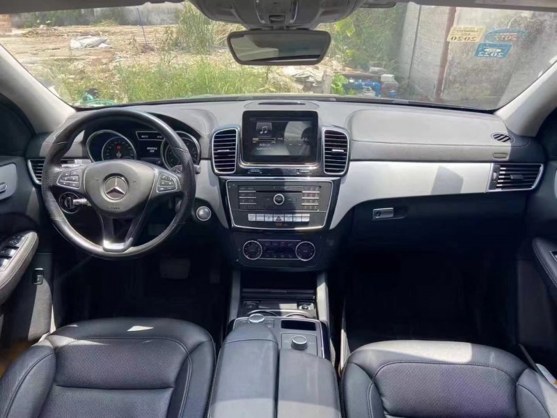 广州17年奔驰GLE5