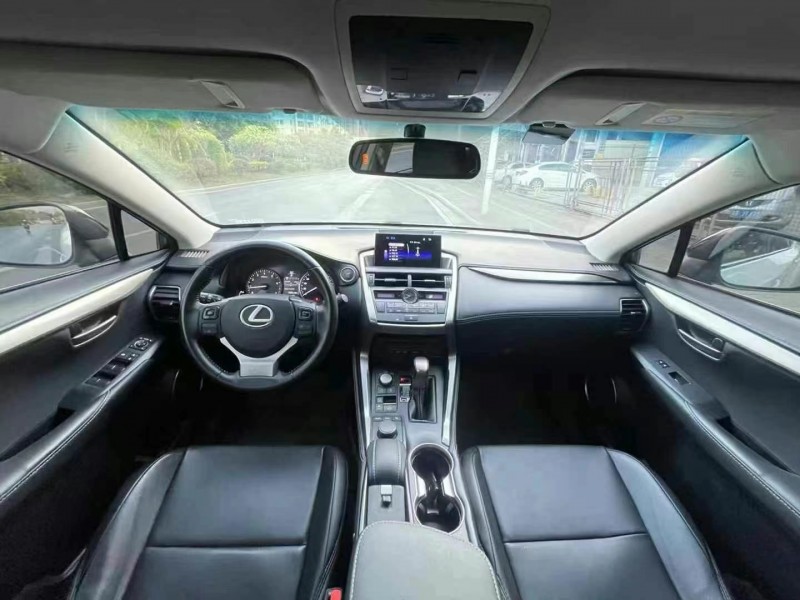 广州16年雷克萨斯NX4