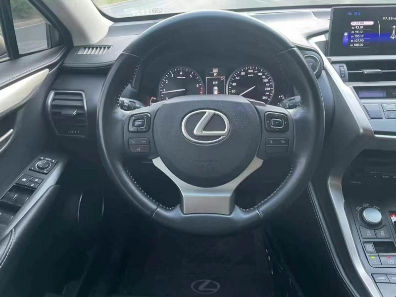 广州16年雷克萨斯NX5