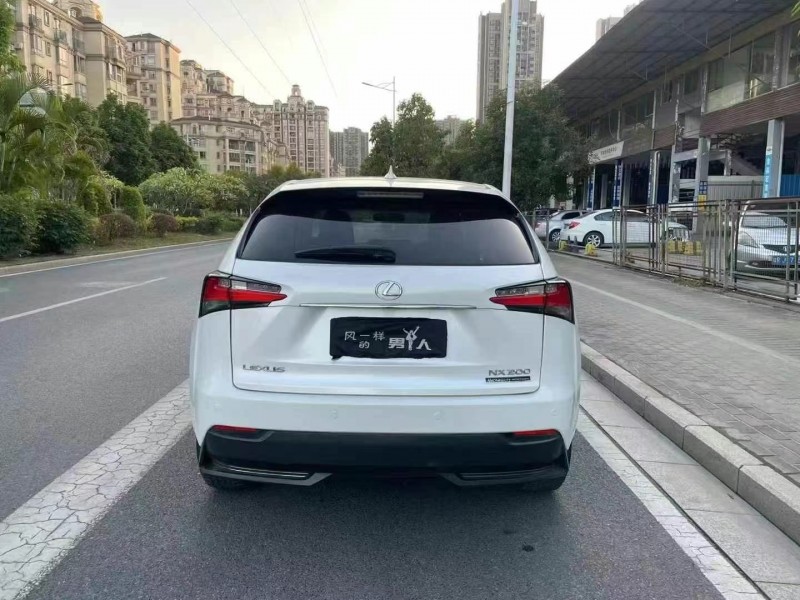 广州16年雷克萨斯NX9