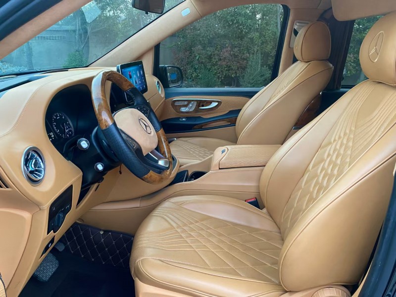 徐州22年奔驰威霆8