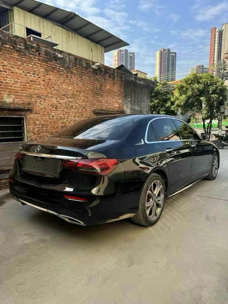 广州21年奔驰E8