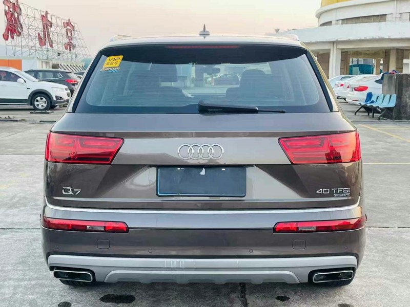 东莞17年奥迪Q76