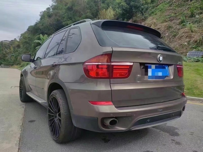 广州12年宝马X57