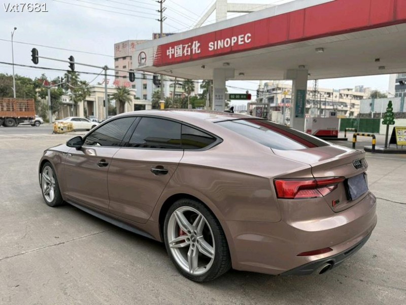 东莞17年奥迪A57