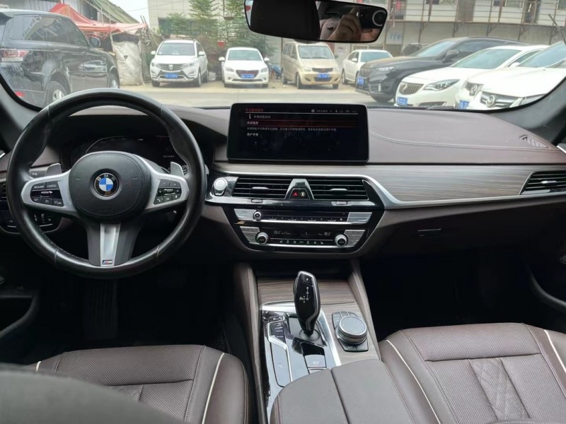 武汉22年宝马5系8