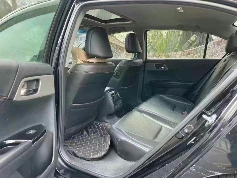 广州17年本田雅阁4